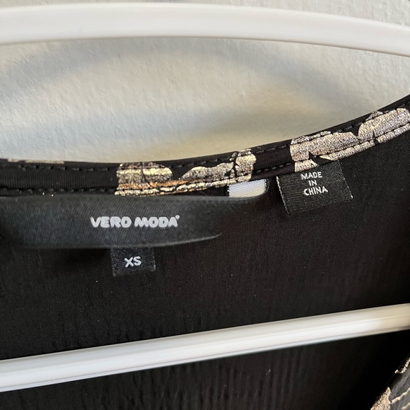 Stretchy Metallic Party Dress - Picture 5 of 11